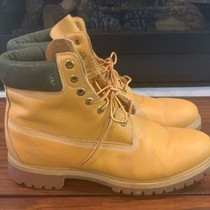Tinberland boot size 11.5 ***Steal at 35$****